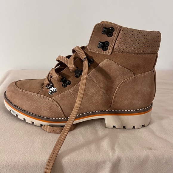 GIFT READY Taupe Suede Hiker Combat Boot Lug Sole Size US 10 - Picture 7 of 8